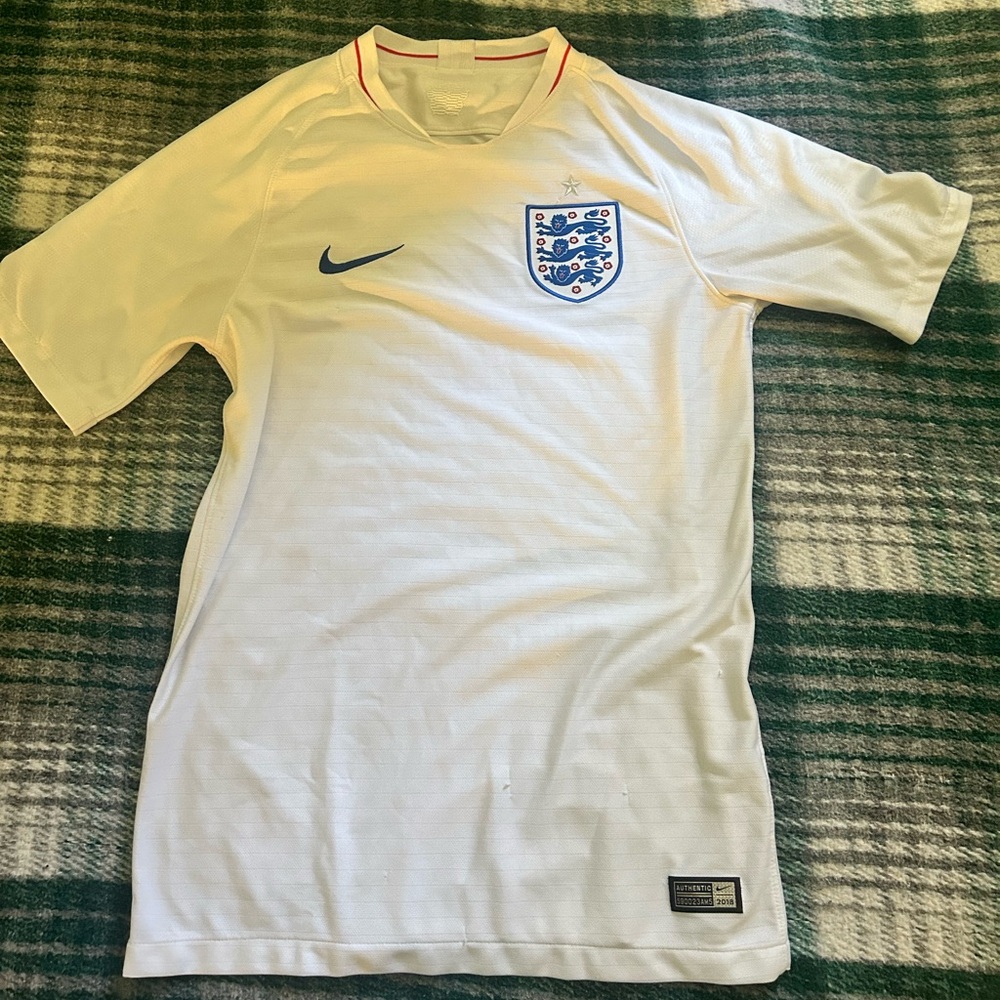 2018 England home jersey